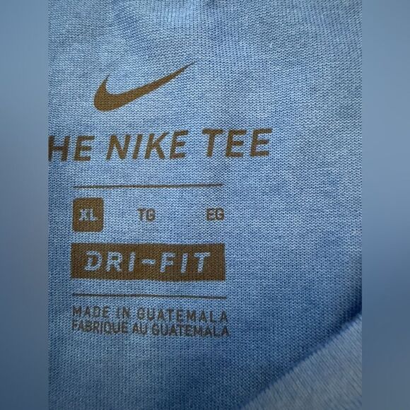 NWOT NIKE Men's Dri-FIT Legend Fitness T-Shirt - Picture 2 of 5